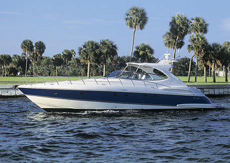 Cruisers Yachts 560 Express