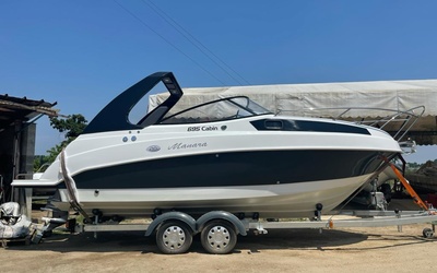 Manara 695 Cabin