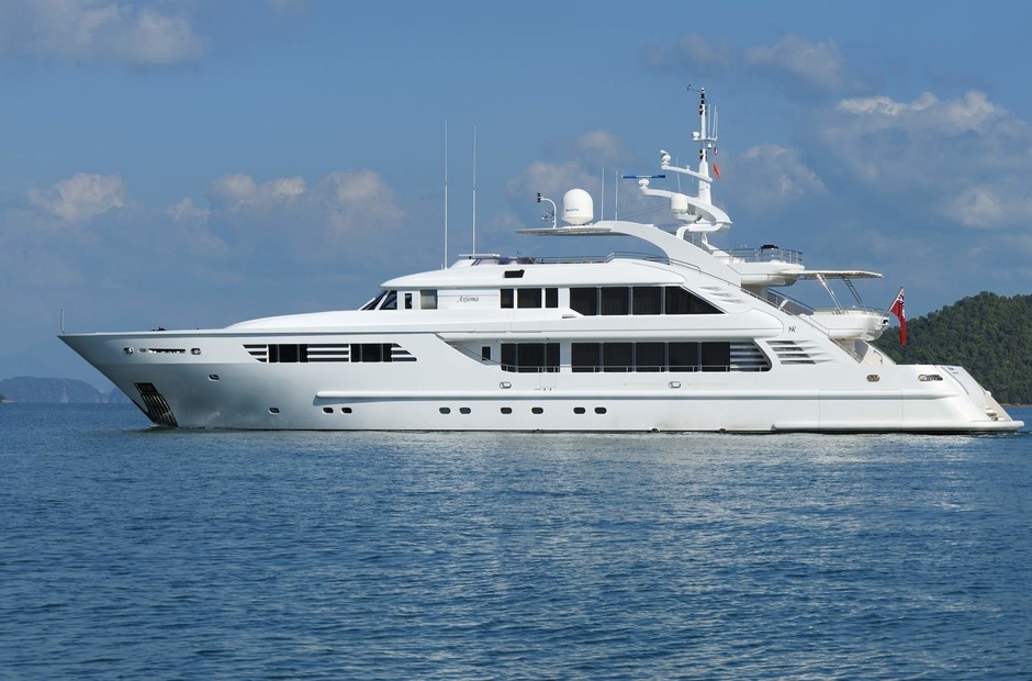 ISA Yachts Oasis
