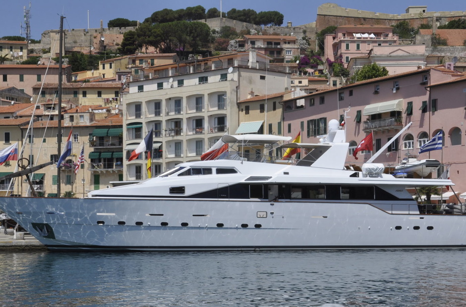 Azimut Moonraker II