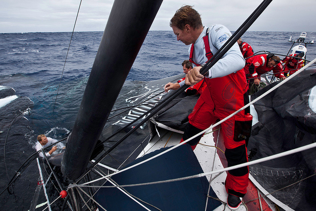 PUMA is used to lift parts of a broken mast from the water.