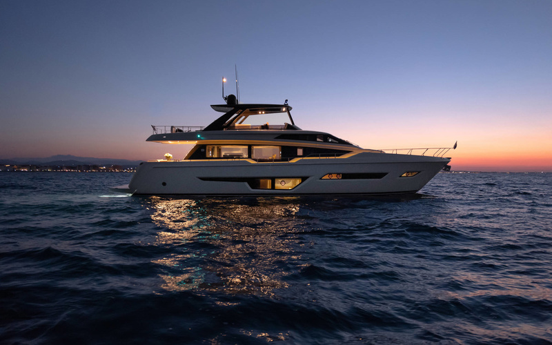 Ferretti 780