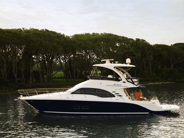 Sea Ray 520 Sedan Bridge