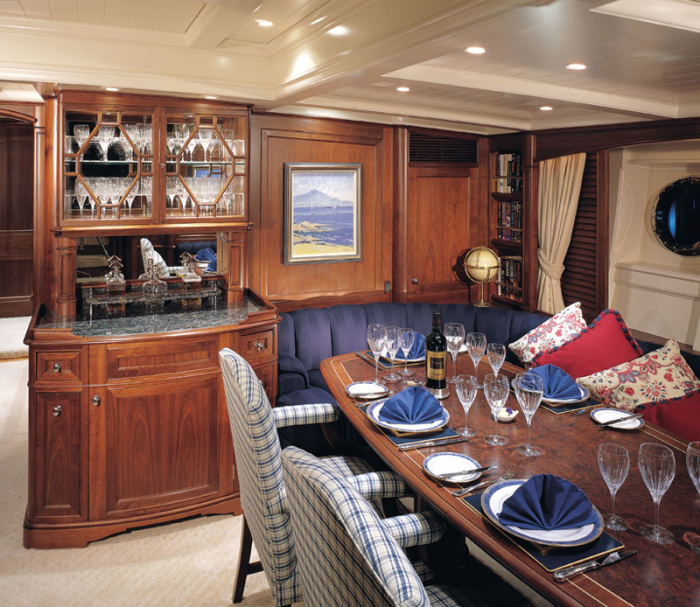 Alloy Yachts Huckleberry