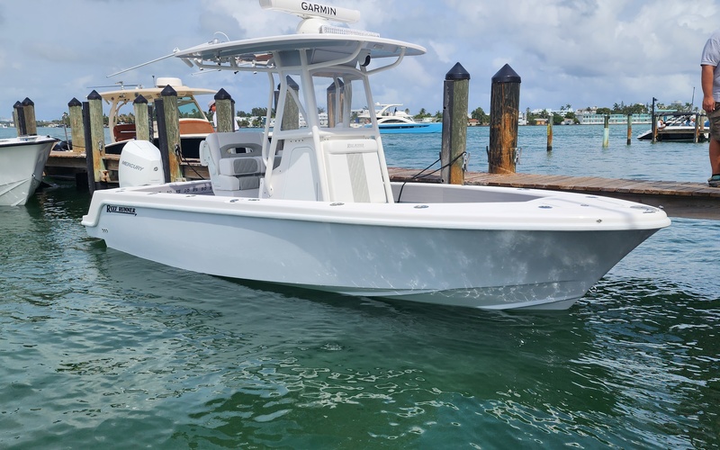 Reef Runner 230 Open
