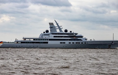 Lurssen Dragonfly