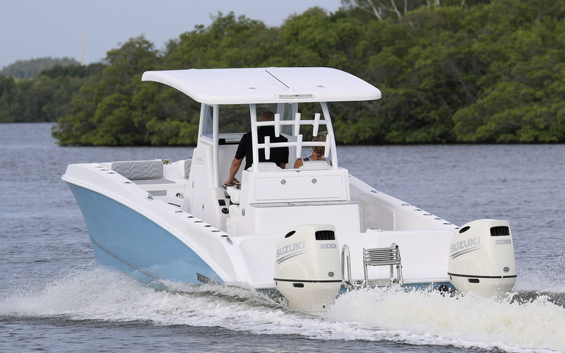 Twin Vee 280 Center Console GFX