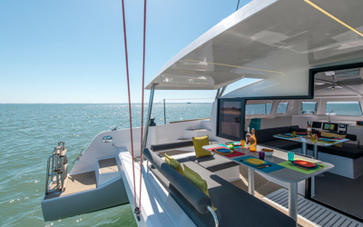 Neel Trimarans 43