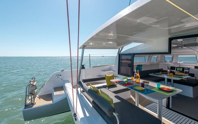 Neel Trimarans 43