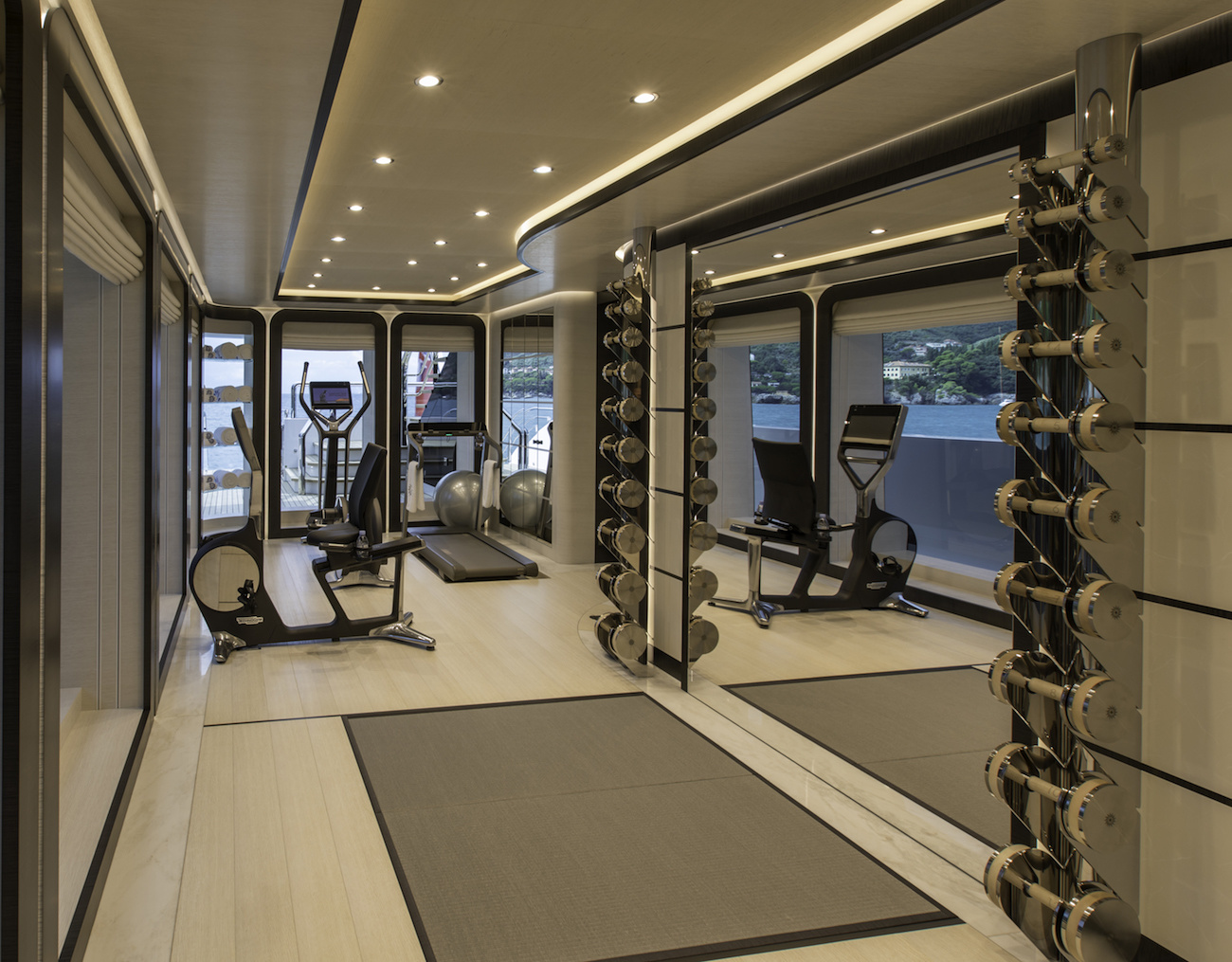 It makes sense to start the morning in the fully equipped gym. The stars are rejoicing.