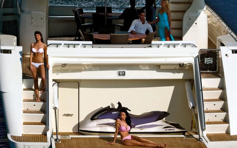Ferretti 881RPH