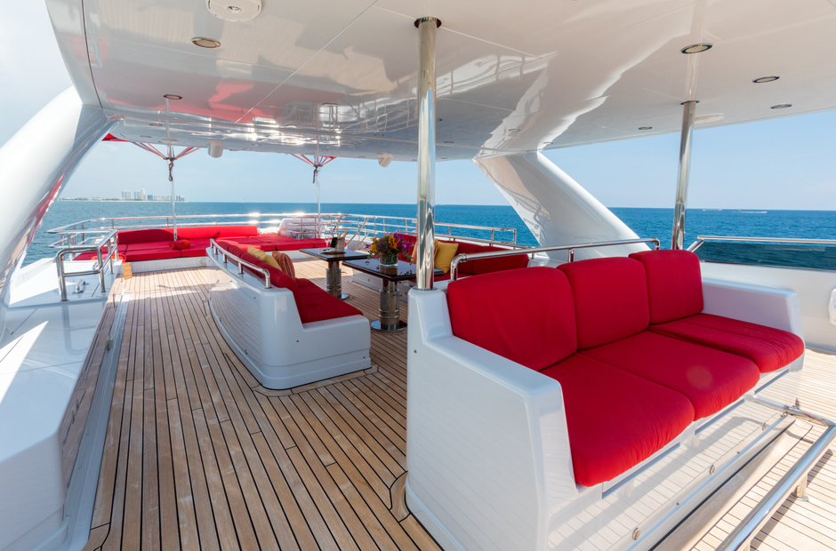 CL Yachts Avalon