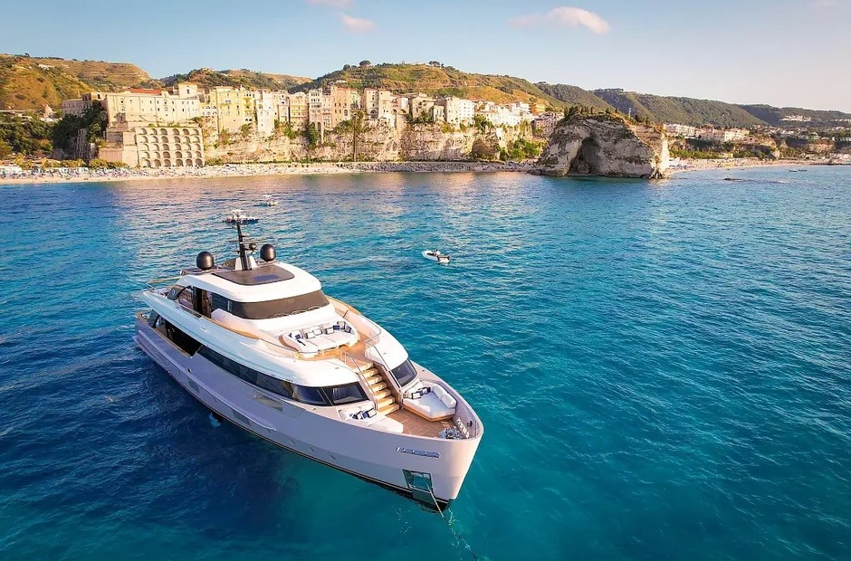 Sanlorenzo Invictus