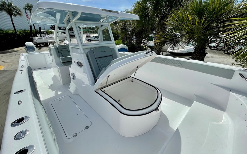 Twin Vee 340 Center Console GFX
