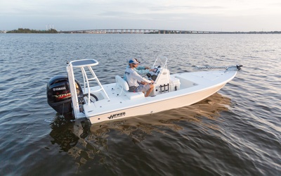 Hewes Redfisher 18