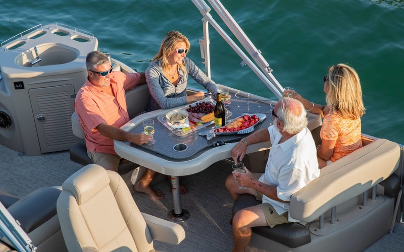 Avalon Catalina Platinum Entertainer Funship 25