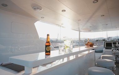 Jade Yachts Seal