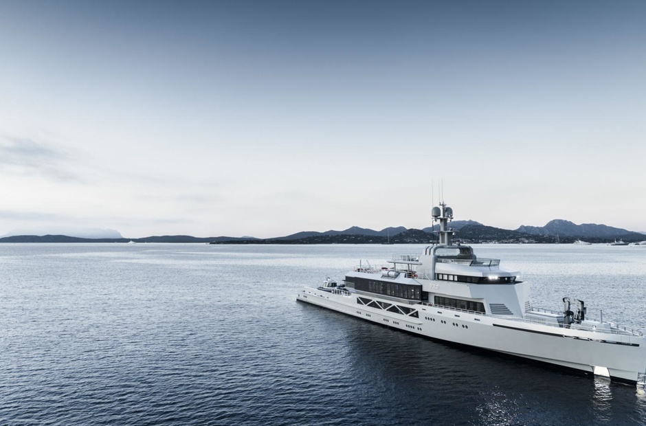 SilverYachts Bold