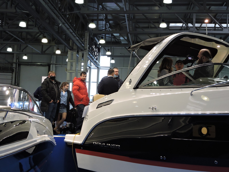 Из-за съемок к одной из моделей Bayliner на стенде «Лодка Хаус» выстроилась очередь
