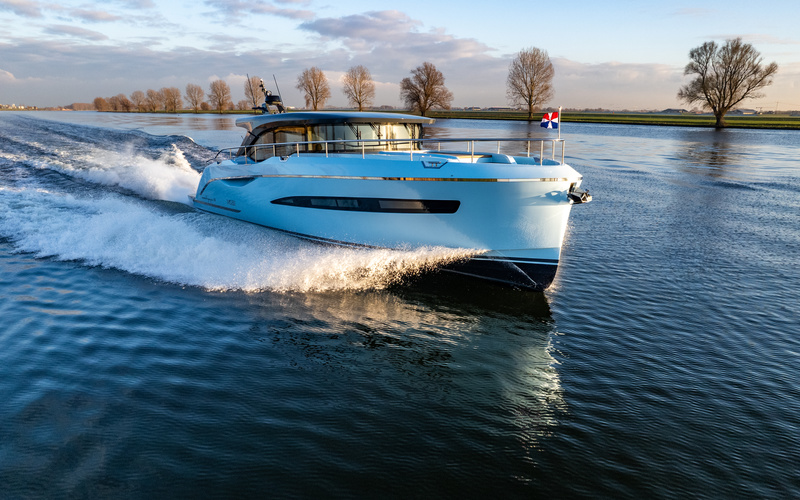 Van den Hoven Voyager 50
