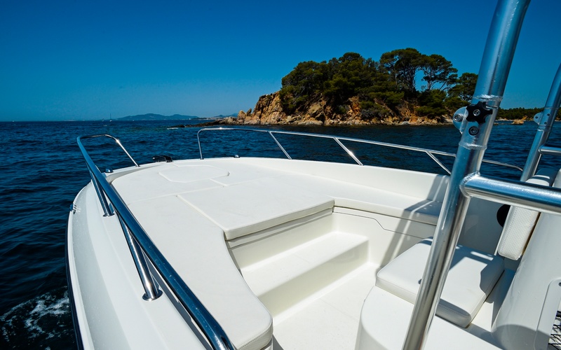 Bayliner Element CC7