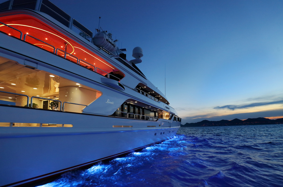 Benetti Code 8