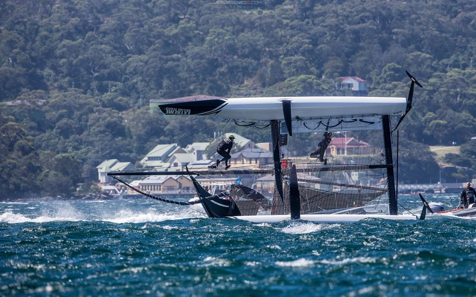 Visit Madeira coup on the first day of the stage in Sydney 