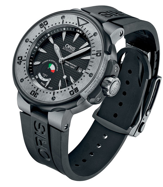 Oris Col Moschin Limited Edition. 49 mm titanium case with anti-reflective coating. Water resistance to 1000 m.