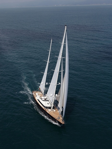 Perini Navi Fidelis