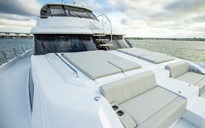 Aquila 70 Luxury