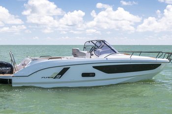 Beneteau пополняет ассортимент дневных круизеров