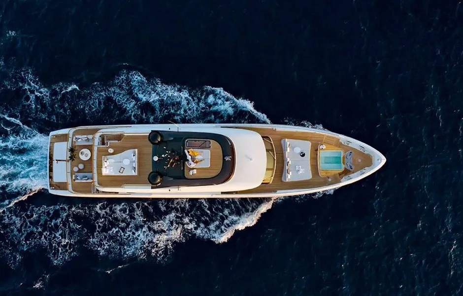 Benetti Legend