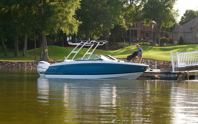 Cobalt R4 Outboard