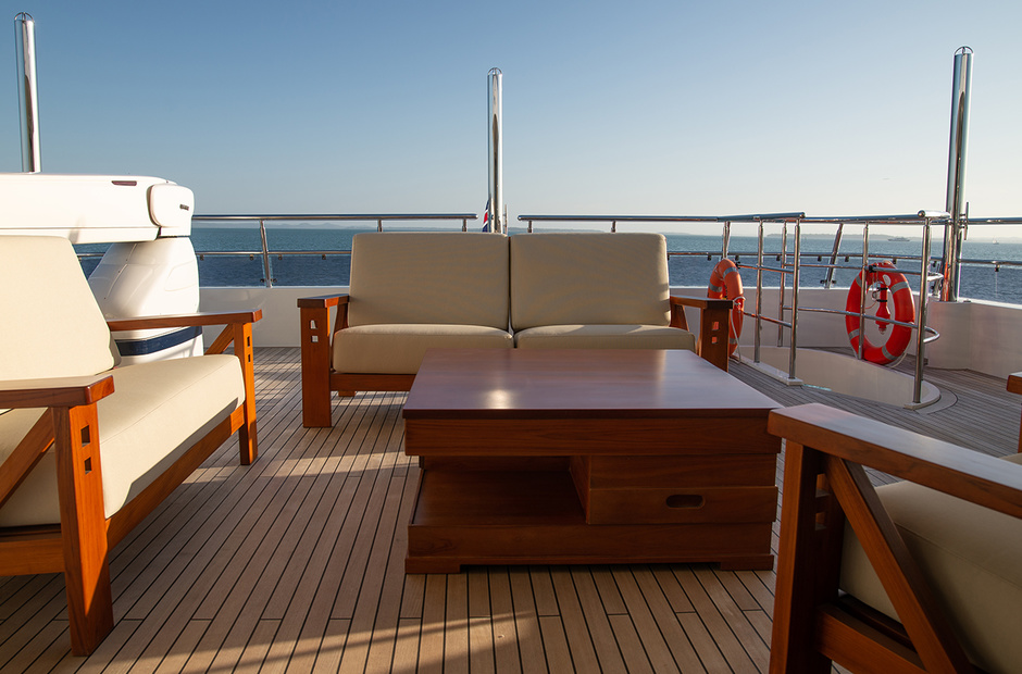 Jade Yachts Intrigue