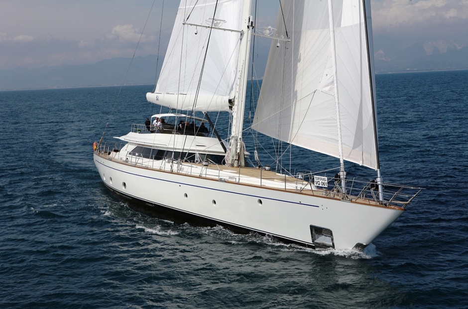 Perini Navi Fivea