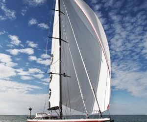 KM Yachtbuilders 69 Axonite