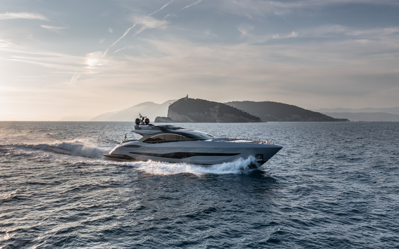 Mangusta 104 REV