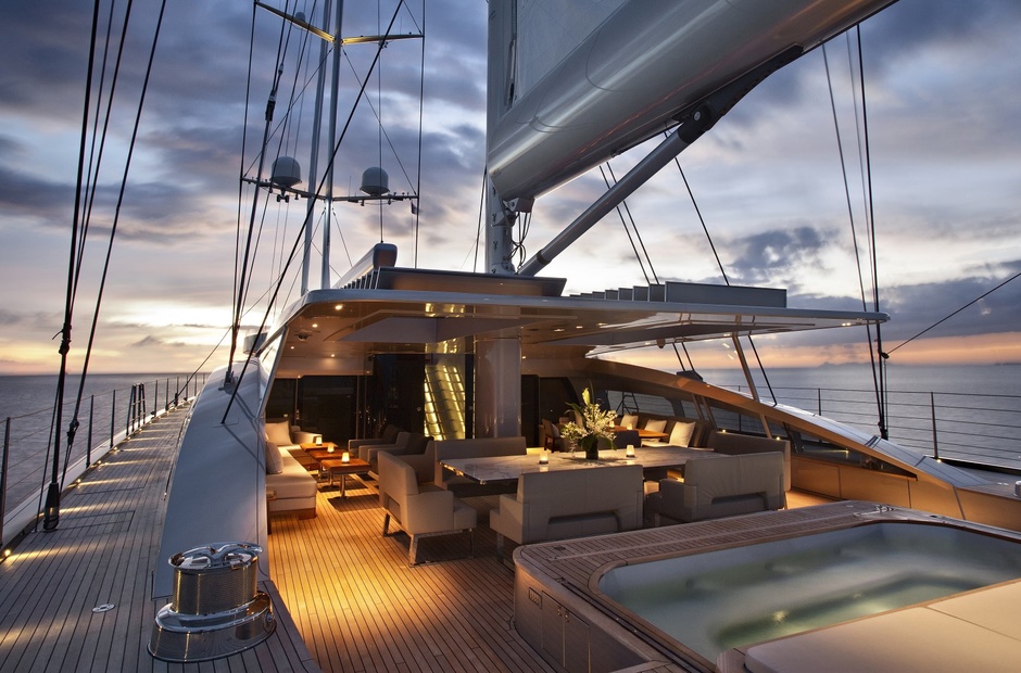 Alloy Yachts Vertigo
