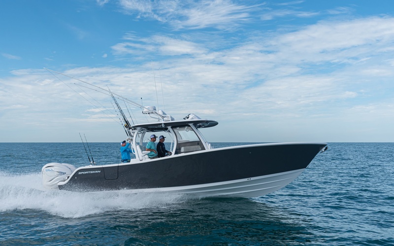 Sportsman Open 322 Center Console