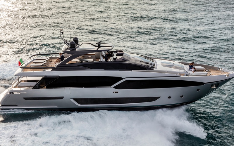 Riva 90' Argo