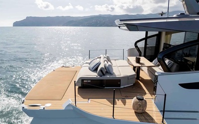 Azimut Seadeck 6
