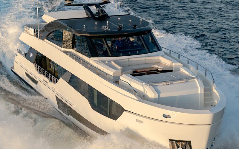 Ocean Alexander 90R Enclosed Bridge