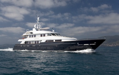 CMN Yacht Division Paramour