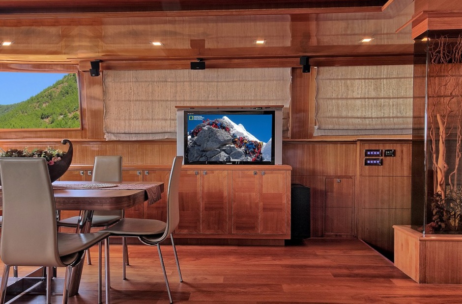 Noble Yachts Sylver K