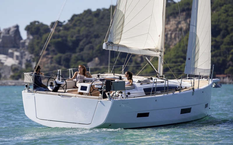 Dufour 390