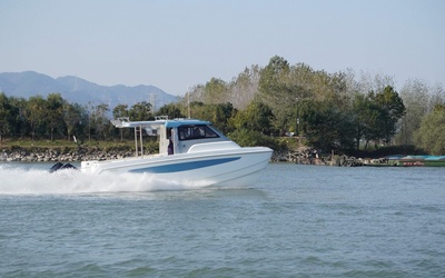 Aquila 28 Molokai Cuddy