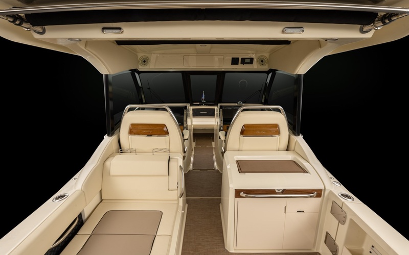 Chris-Craft Calypso 32