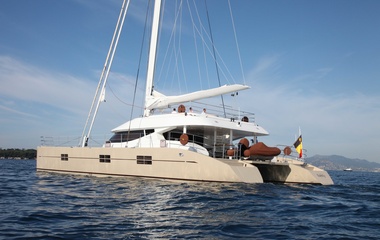 Yachts Industries Black Swan