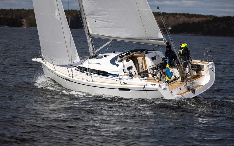 Arcona 385