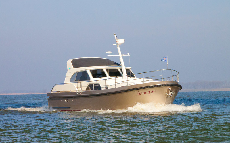 Linssen Range Cruiser 430 Sedan Variotop